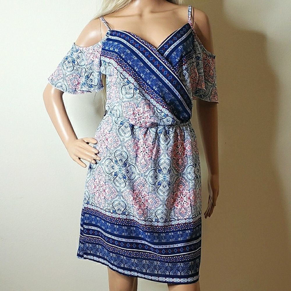 Cold Shoulder Border Print Dress - Picture 3 of 13